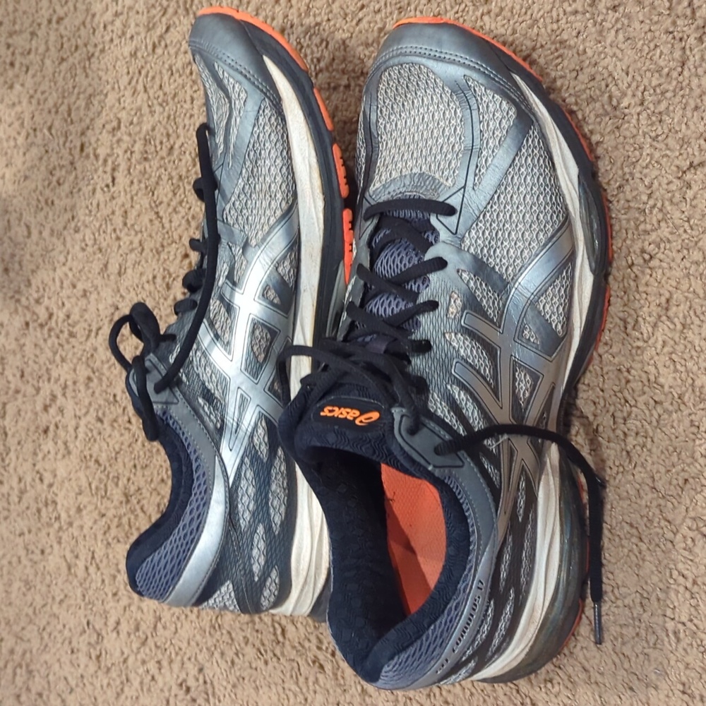 Men's Asics, gel cumulus, size 12